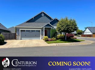 1104 S 41st St, Springfield, OR 97478