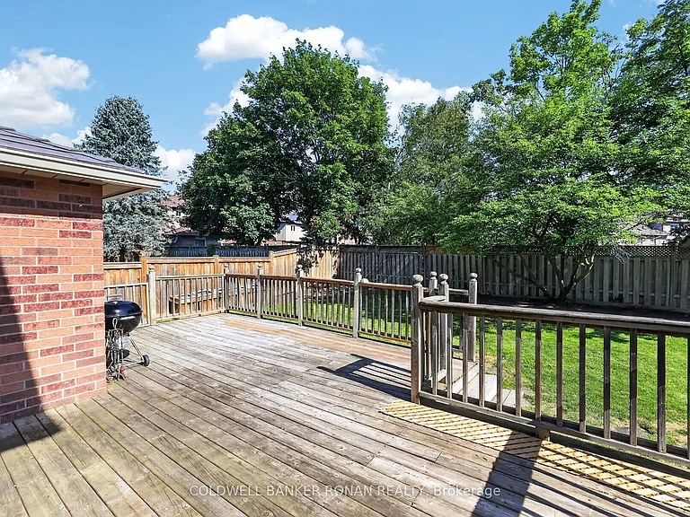 8 McCullough Ave — Photo 34