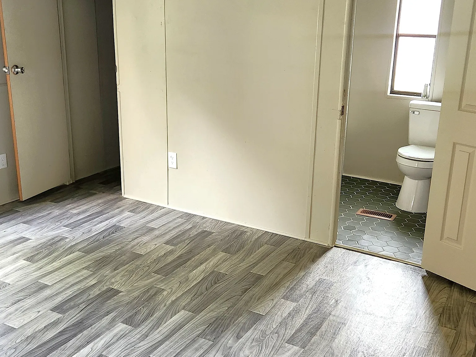 2 bed, 798 sqft, $1,000 — Photo 3