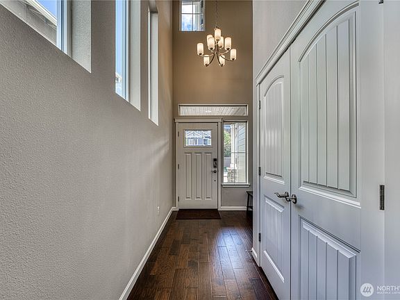 5th image of 3835 Portside Dr.