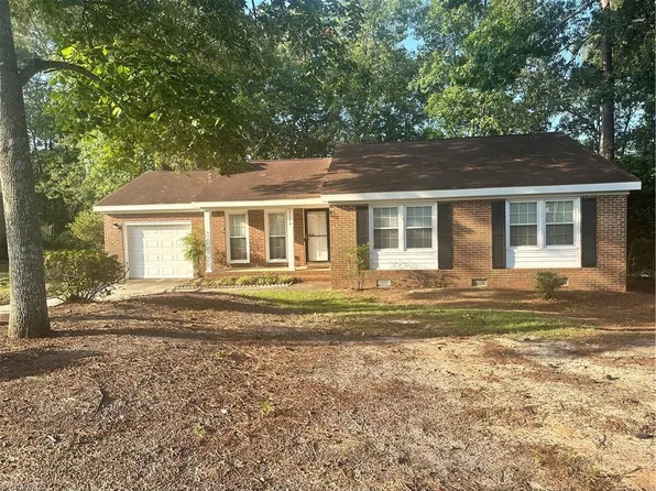 7123 Evanston St, Fayetteville, NC 28314