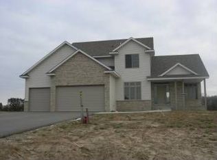 20421 Kerry St NW, Oak Grove, MN 55011