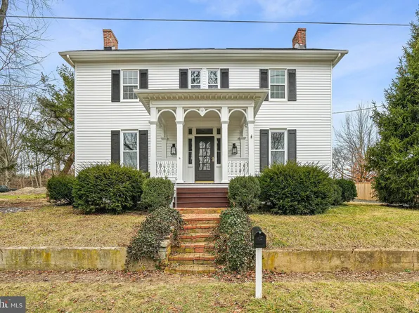 8821 Clemsonville Rd, Mount Airy, MD 21771