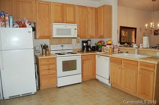 2nd image of 8534 Summerglen Cres