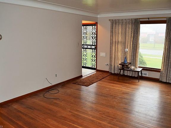 3rd image of 19602 Brookfield Ln