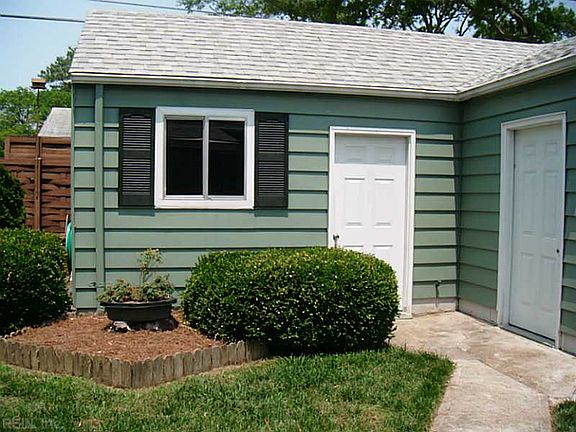 3rd image of 9627 Sherwood Pl