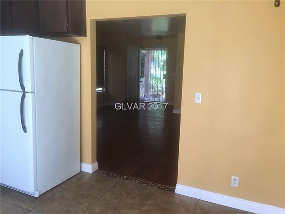 4th image of 1401 Crossdale Ave