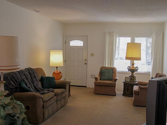 3rd image of 6521 Riverton Ave