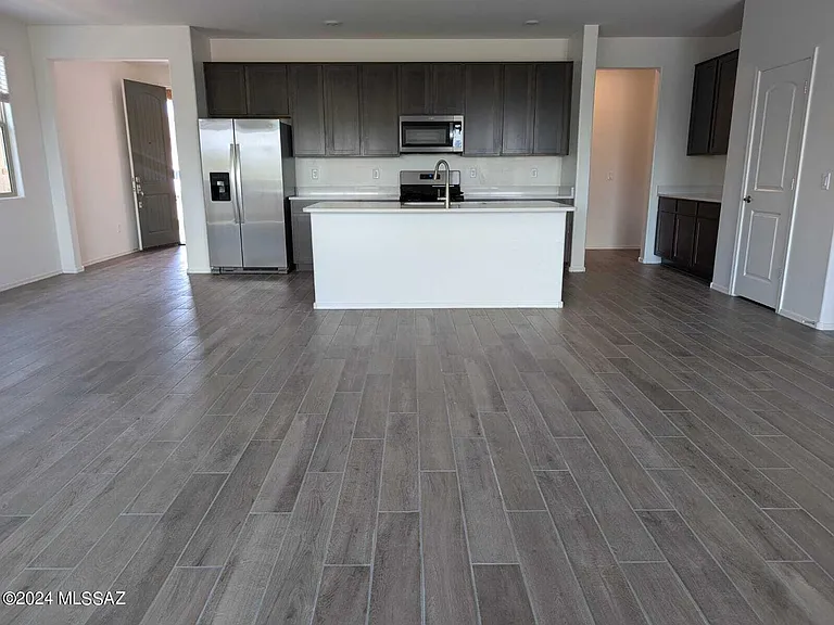 2195 W Desert Topaz Way — Photo 5