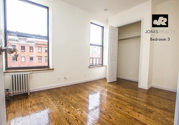 Rented by Jonis Realty | media 8