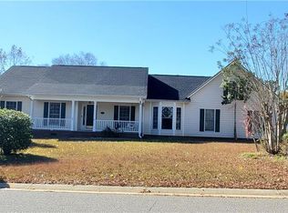 2804 Franzia Dr, Fayetteville, NC 28306
