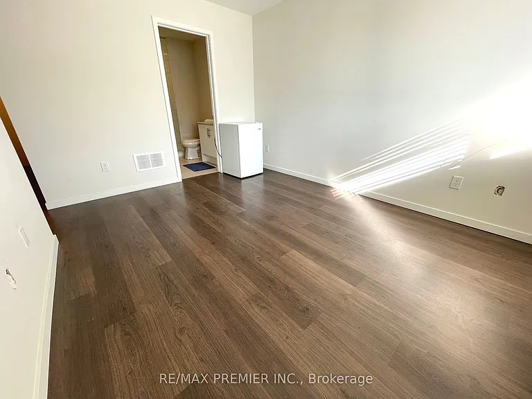 3922 Major Mackenzie Dr W — Photo 5
