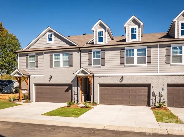 312 Cannamela Dr, Pineville, NC 28134