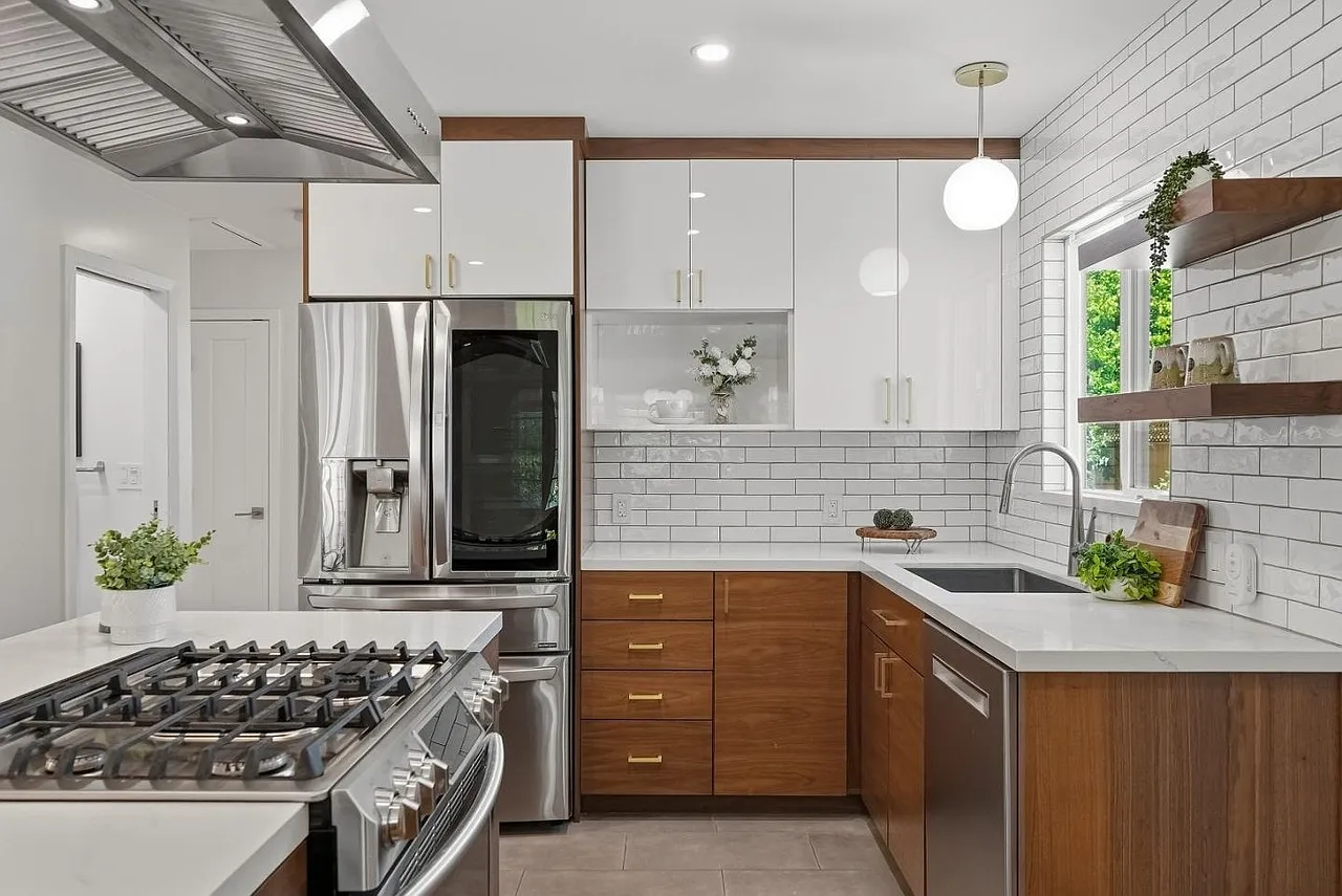 3 bed, 1100 sqft, $5,800 — Photo 3
