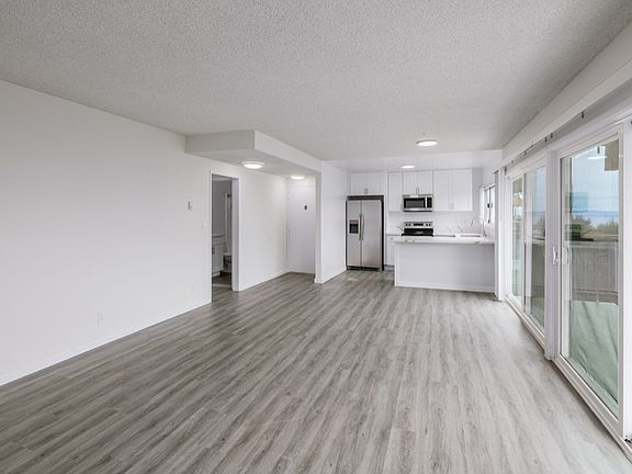 5th image of 2161 W 25th St #23A