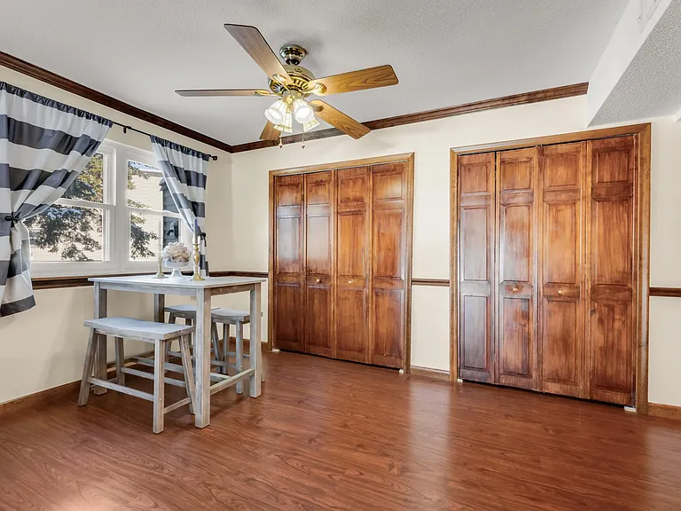 1301 Twin Circle Dr — Photo 18