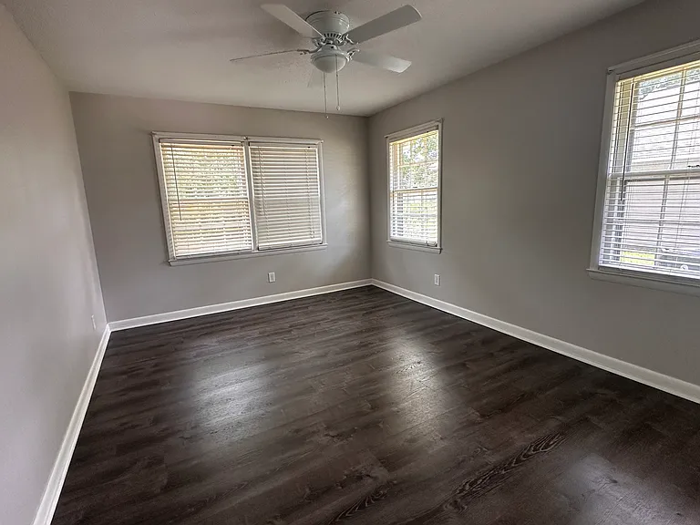 115 Deerfield Dr — Photo 6