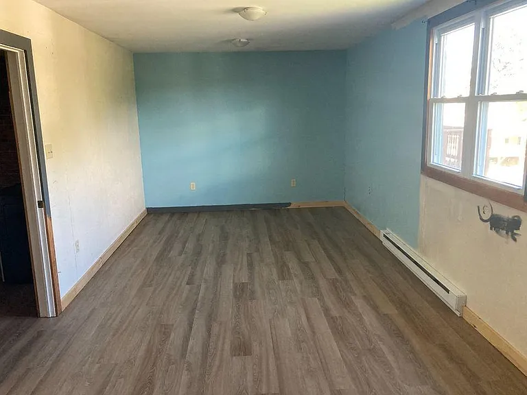 418 Main St #1 — Photo 6