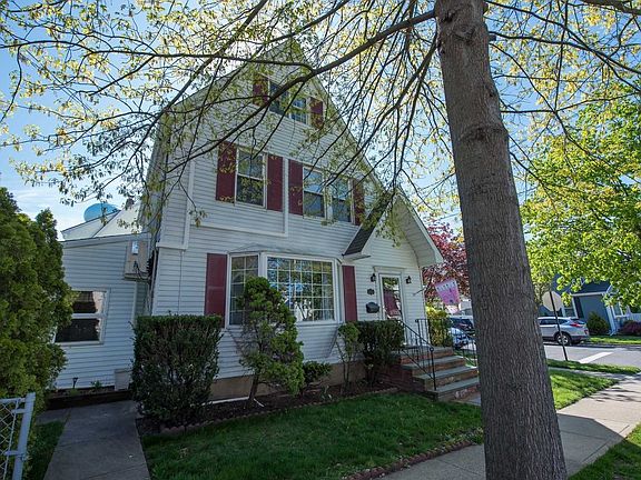 2nd image of 227 Broad St