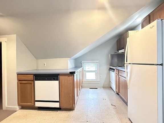 4th image of 30 W Main St