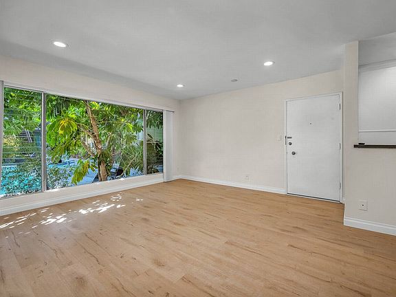 3rd image of 1361 N Laurel Ave APT 10