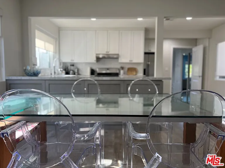 5740 Vantage Ave — Photo 3