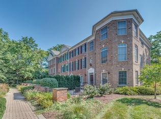 243 Box Car Ave, Naperville, IL 60540