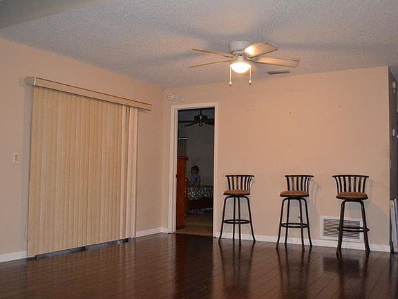 3rd image of 611 Woodfire Way