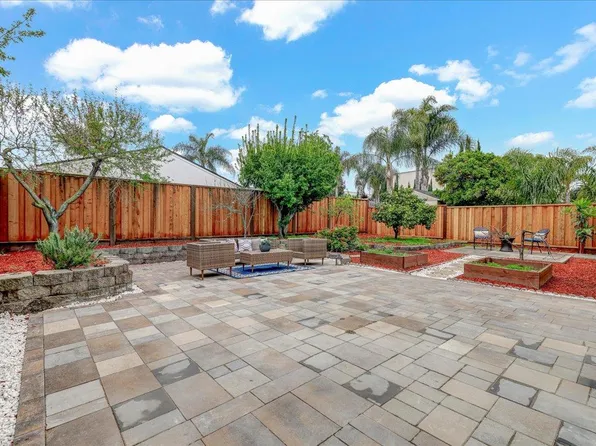 824 Acacia Ave, Sunnyvale, CA 94086