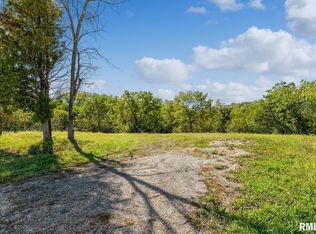 866 230th St, Viola, IL 61486