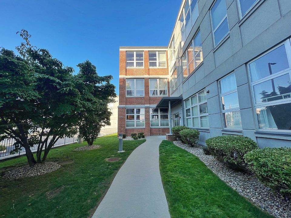 1st image of 120-207 Holmes St