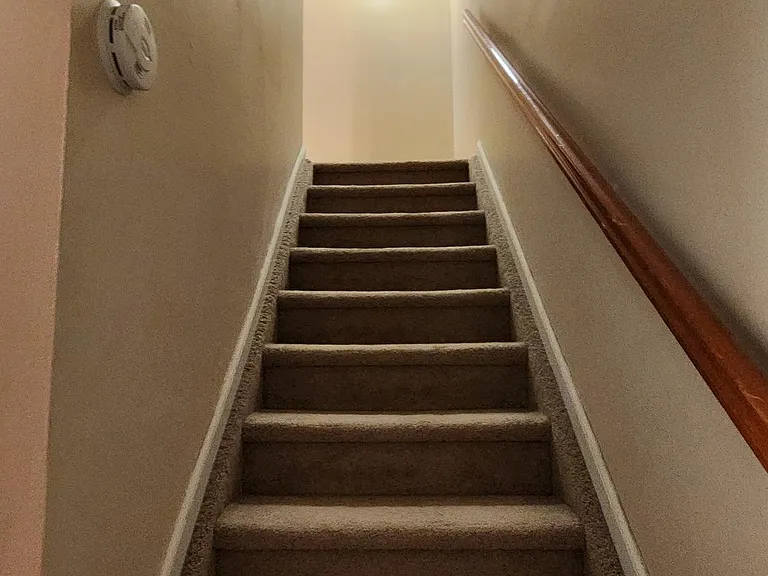 17 King Charles Ct — Photo 4