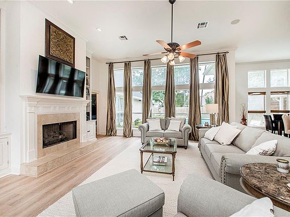 4th image of 905 Bald Cypress Dr