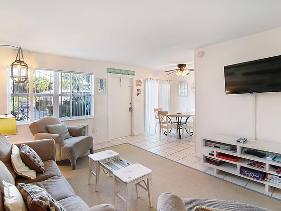 3rd image of 3230 NE 13th St APT 108