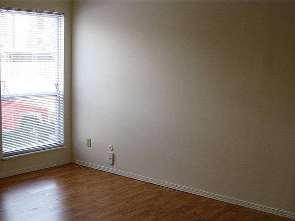 3rd image of 3730 Lemay Village Ln