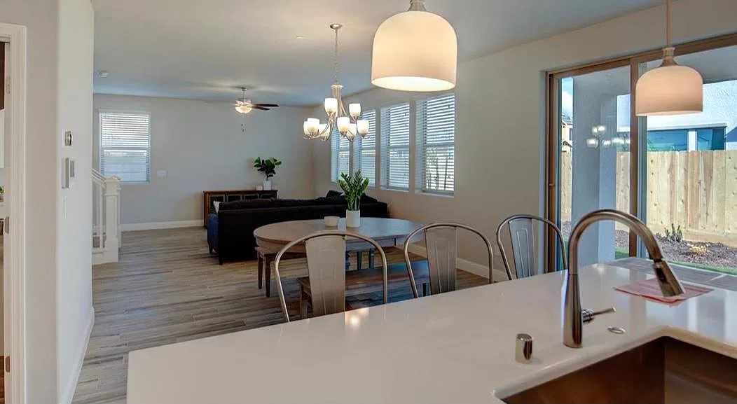 1230 E Via Girasoli Dr — Photo 4