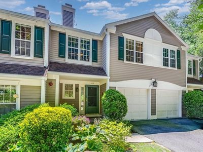 402 Pondside Drive, White Plains, NY, 10607