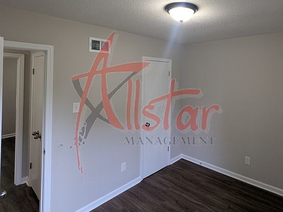 4th image of 2628 Hillcrest Cir