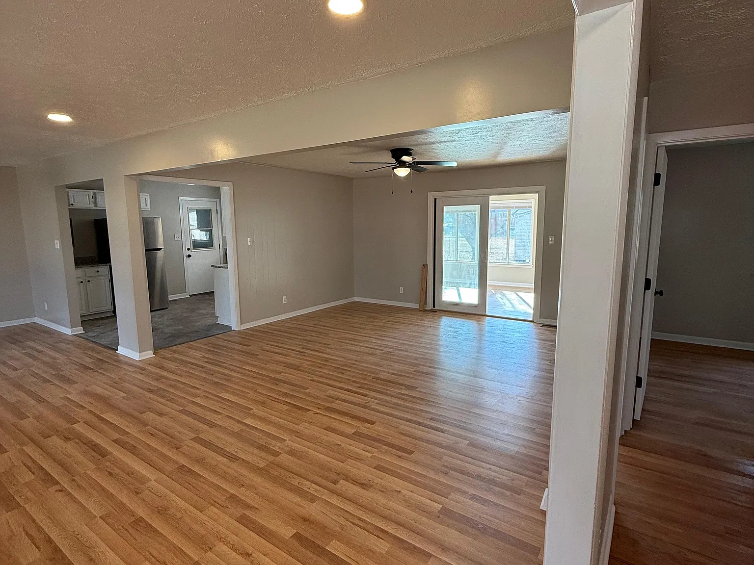 1039 Kingsley Rd — Photo 3