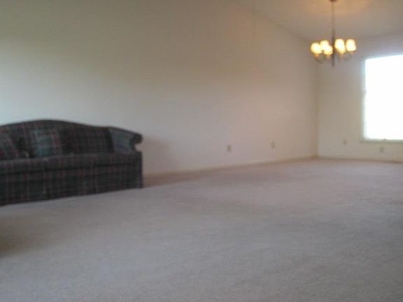 3rd image of 282 Vicksburg Dr