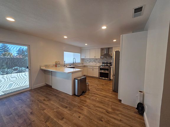 5th image of 9680 Davona Dr