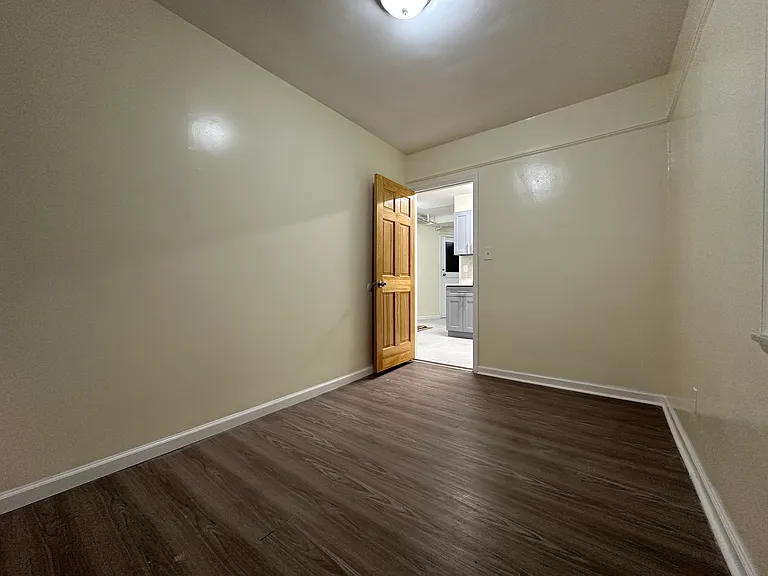 2107 Continental Ave #1 — Photo 6