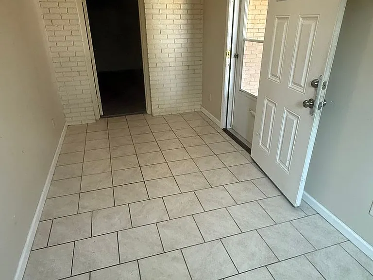 501 Vandell Blvd — Photo 4