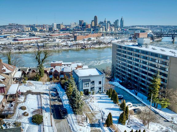 2nd image of 300 View Pl