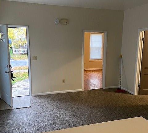 3rd image of 112 Helen St