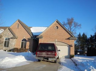 2615 Kentwood Dr, Shelby Township, MI 48316