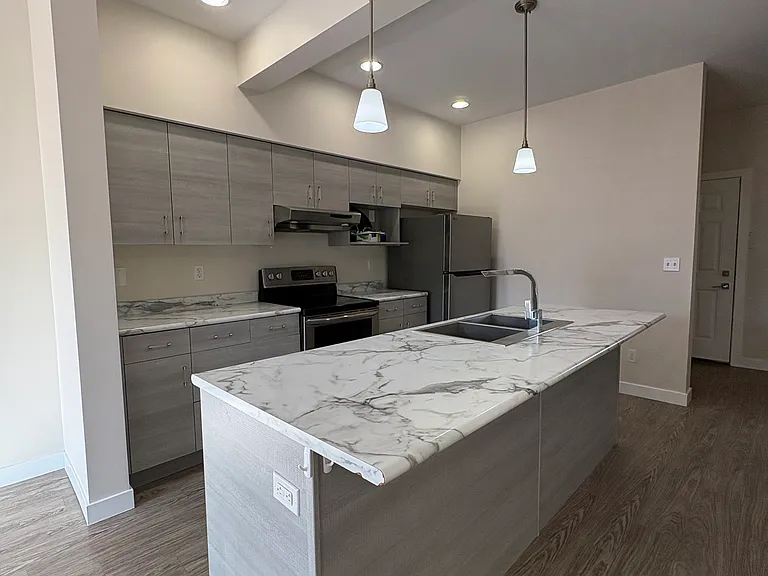 74 Larry Vickar Dr W — Photo 1