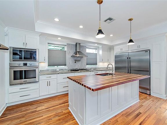 2nd image of 440 Metairie Lawn Dr