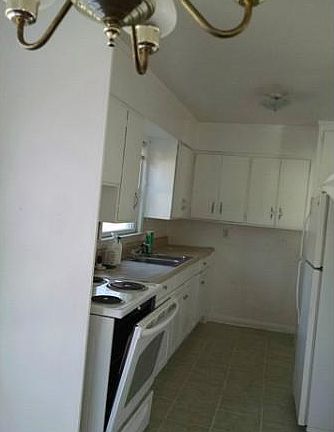 3rd image of 31 Frances St