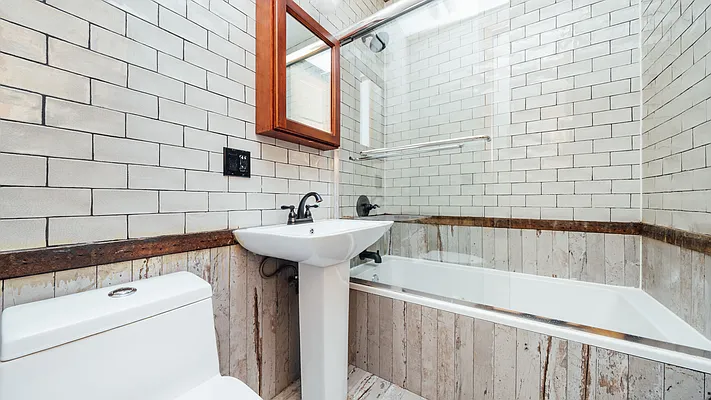 Rented by Nooklyn NYC LLC | media 39